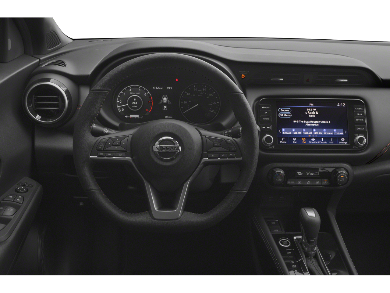 2022 Nissan Kicks SR