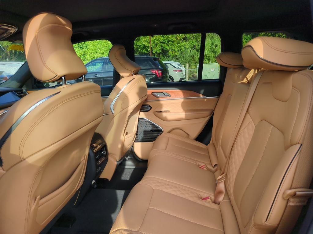 2023 Jeep Grand Cherokee Summit Reserve