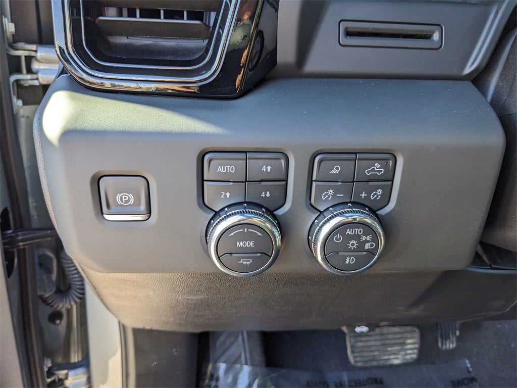 2025 GMC Sierra 1500 AT4