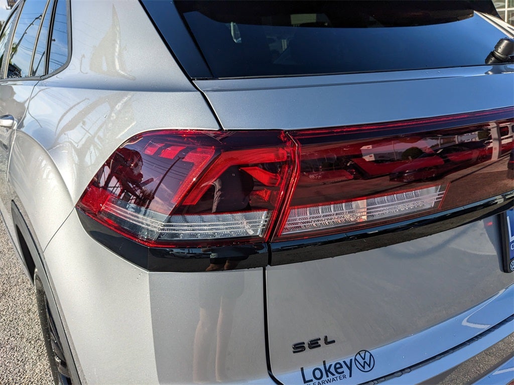 2026 Volkswagen Atlas Cross Sport 2.0T SEL R-Line Black