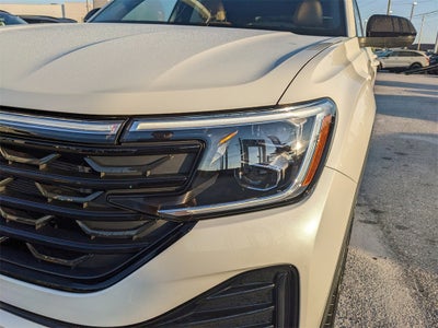 2026 Volkswagen Atlas Cross Sport 2.0T SEL R-Line Black