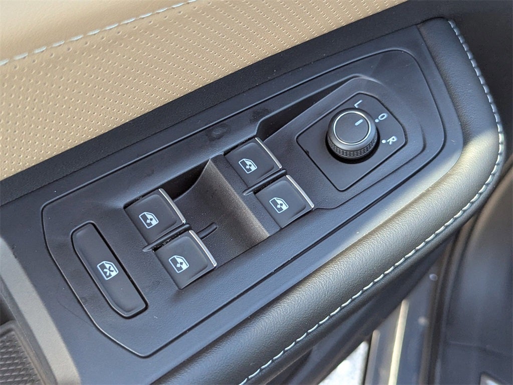 2026 Volkswagen Atlas Cross Sport 2.0T SEL R-Line Black