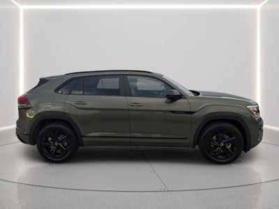 2026 Volkswagen Atlas Cross Sport 2.0T SEL R-Line Black
