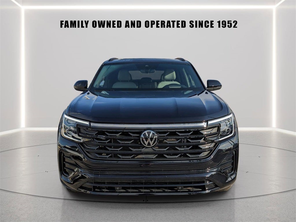 2025 Volkswagen Atlas Cross Sport 2.0T SEL R-Line Black
