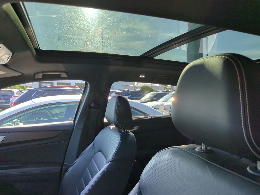 2024 Volkswagen Atlas Cross Sport 2.0T SEL R-Line