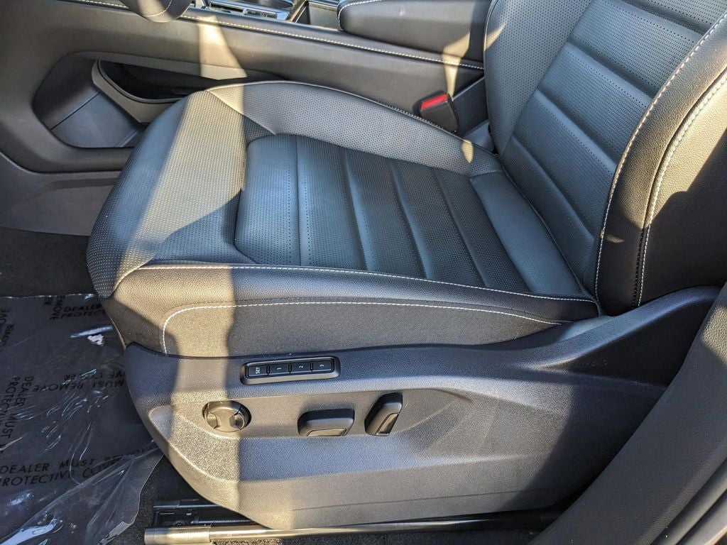2025 Volkswagen Atlas Cross Sport 2.0T SEL R-Line Black