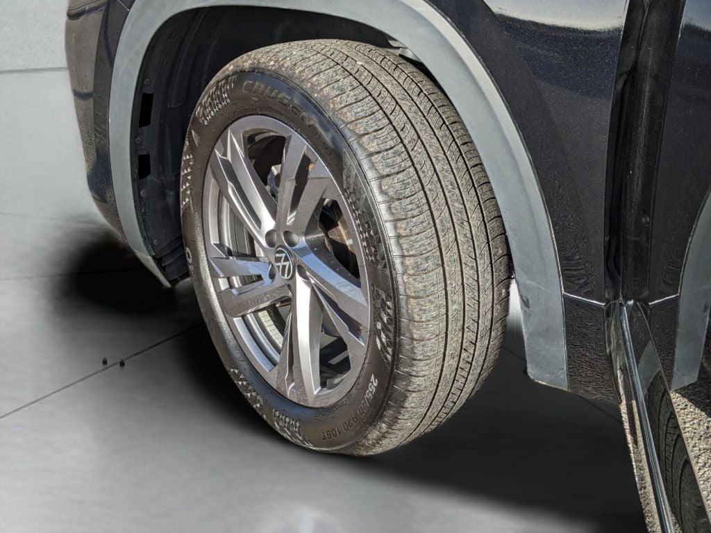 2024 Volkswagen Atlas Cross Sport 2.0T SEL R-Line