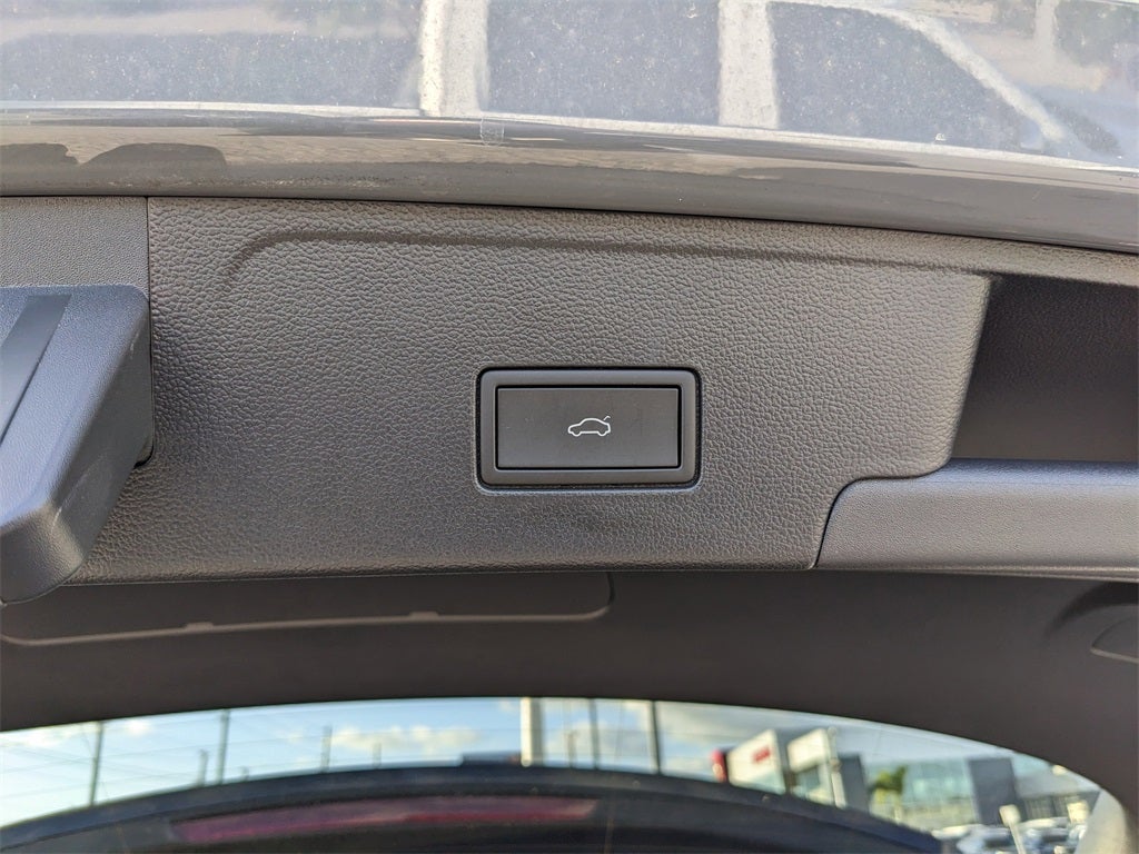 2025 Volkswagen Atlas Cross Sport 2.0T SEL R-Line Black