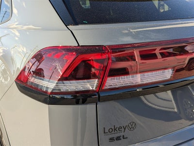 2025 Volkswagen Atlas Cross Sport 2.0T SEL R-Line Black