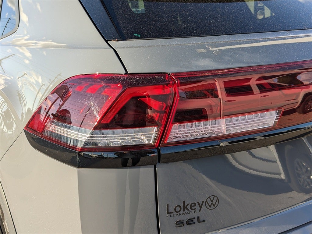 2025 Volkswagen Atlas Cross Sport 2.0T SEL R-Line Black