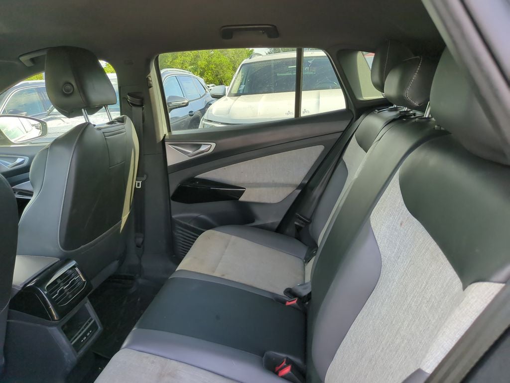 2023 Volkswagen ID.4 Pro
