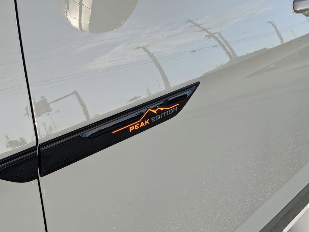 2025 Volkswagen Atlas 2.0T Peak Edition