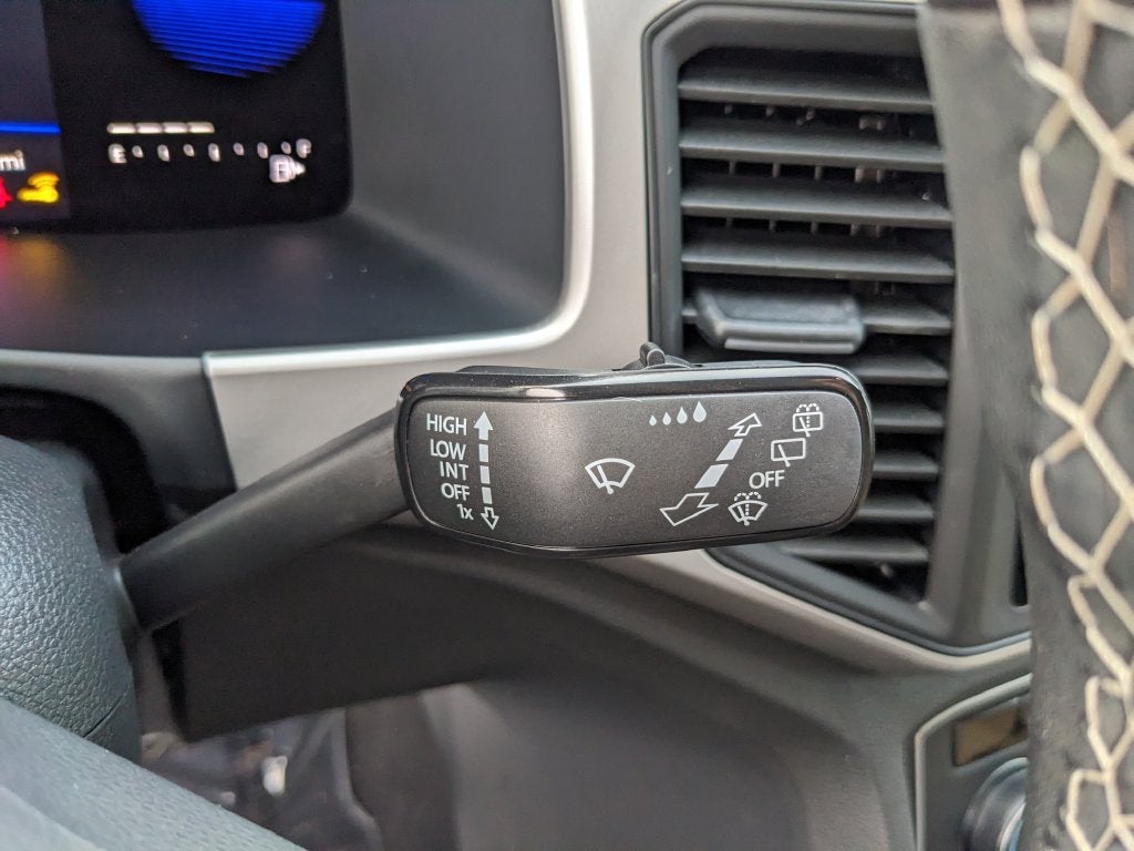 2023 Volkswagen Atlas Cross Sport 2.0T SE