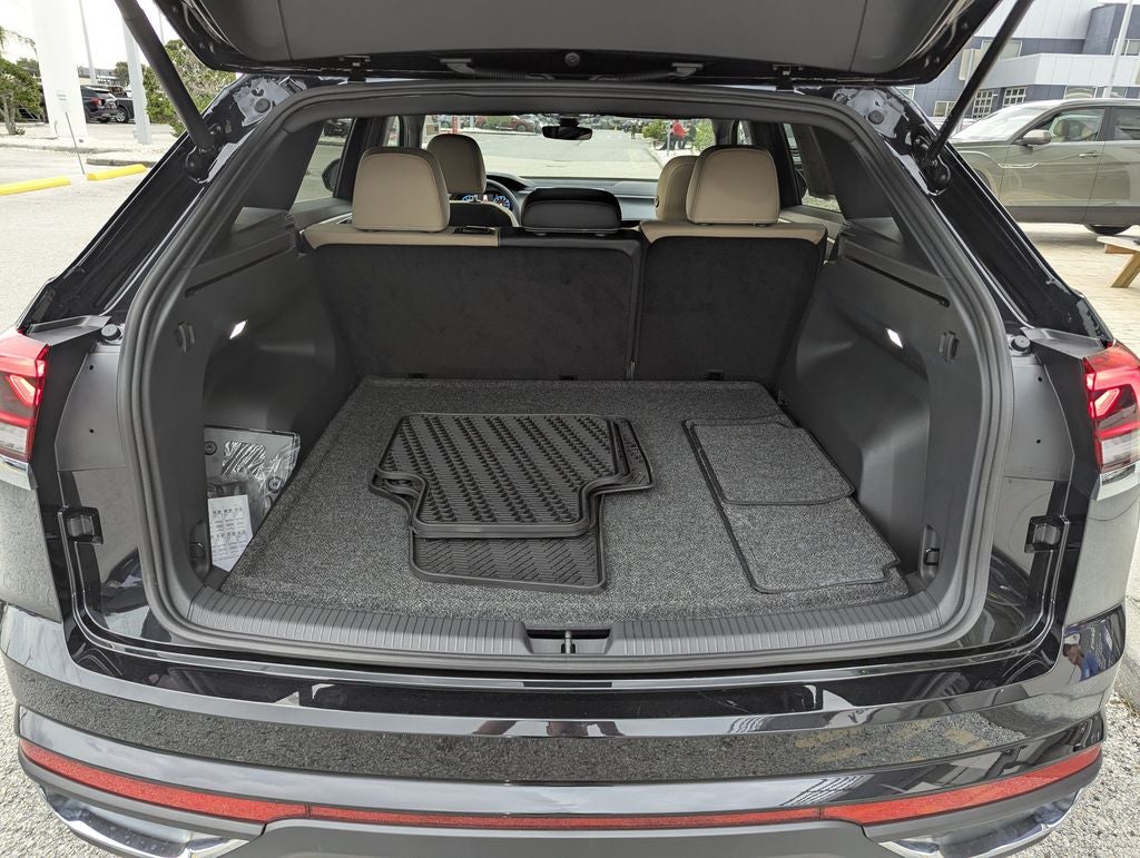 2025 Volkswagen Atlas Cross Sport 2.0T SE