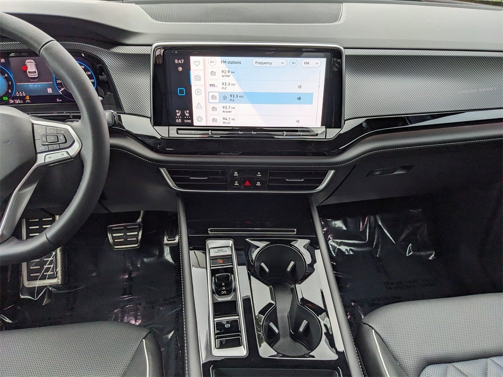 2026 Volkswagen Atlas Cross Sport 2.0T SEL Premium R-Line