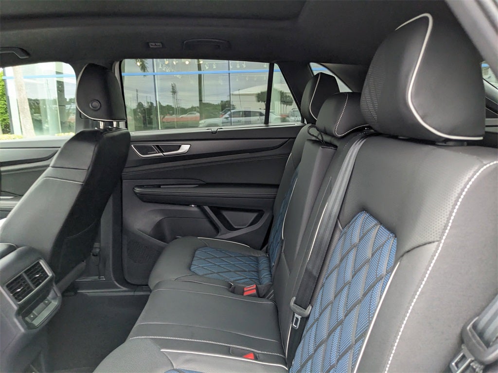 2026 Volkswagen Atlas Cross Sport 2.0T SEL Premium R-Line