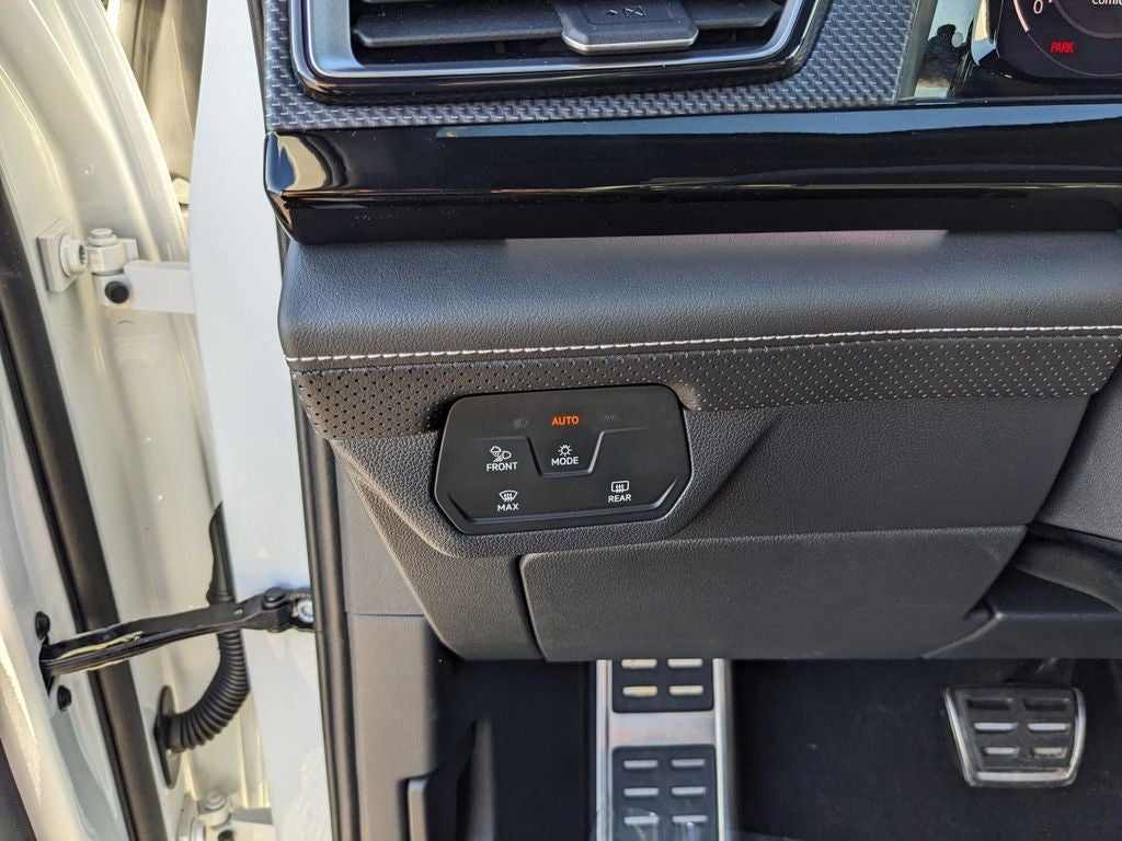 2025 Volkswagen Atlas Cross Sport 2.0T SEL Premium R-Line