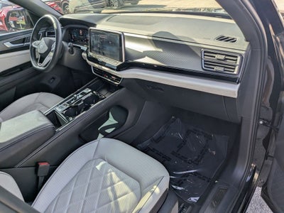 2024 Volkswagen Atlas Cross Sport 2.0T SEL Premium R-Line
