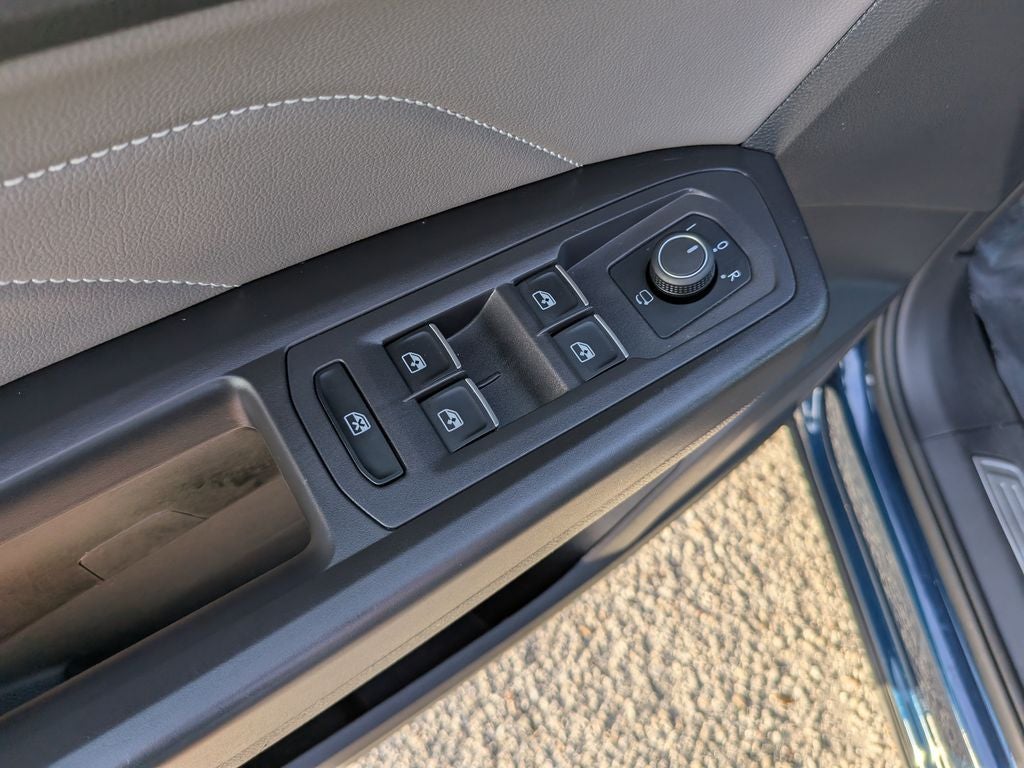 2023 Volkswagen Atlas Cross Sport 3.6L V6 SEL Premium R-Line