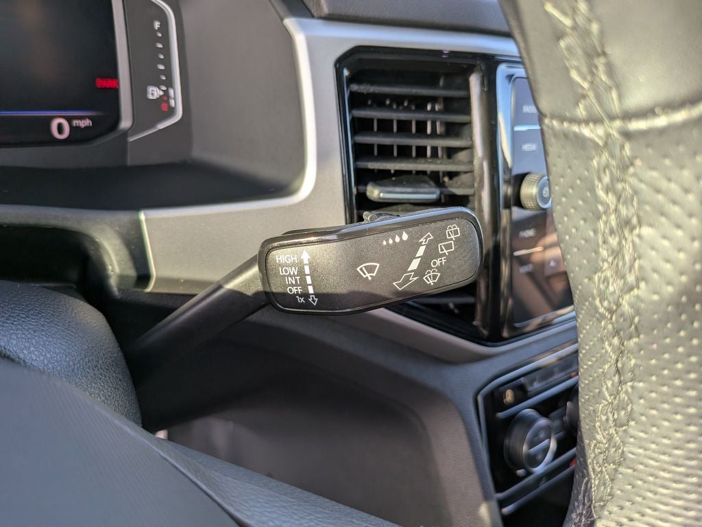 2023 Volkswagen Atlas Cross Sport 3.6L V6 SEL Premium R-Line