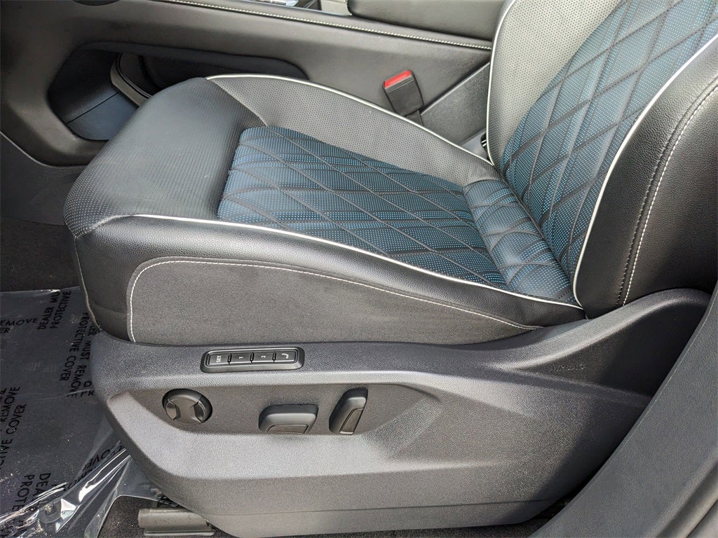 2025 Volkswagen Atlas Cross Sport 2.0T SEL Premium R-Line