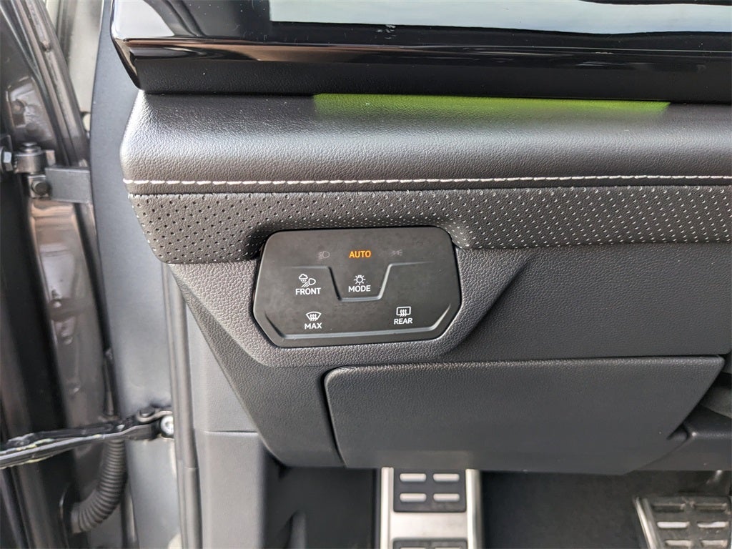 2025 Volkswagen Atlas Cross Sport 2.0T SEL Premium R-Line