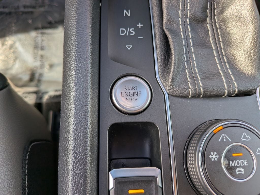 2023 Volkswagen Atlas Cross Sport 3.6L V6 SEL Premium R-Line