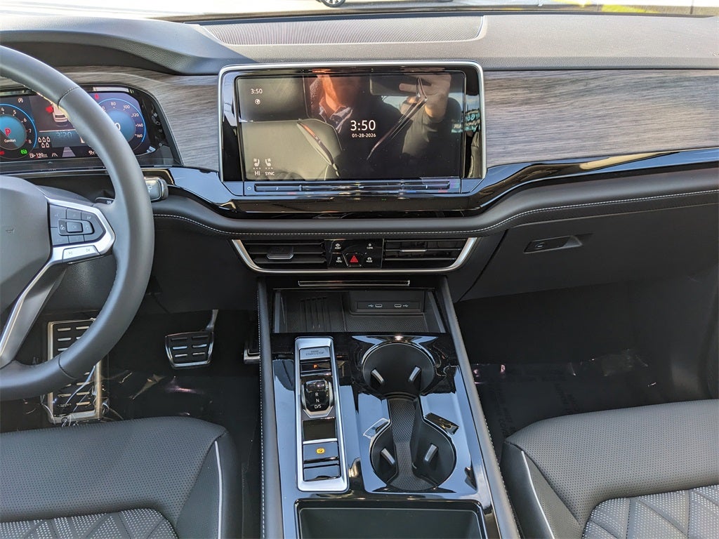 2026 Volkswagen Atlas 2.0T SEL Premium R-Line