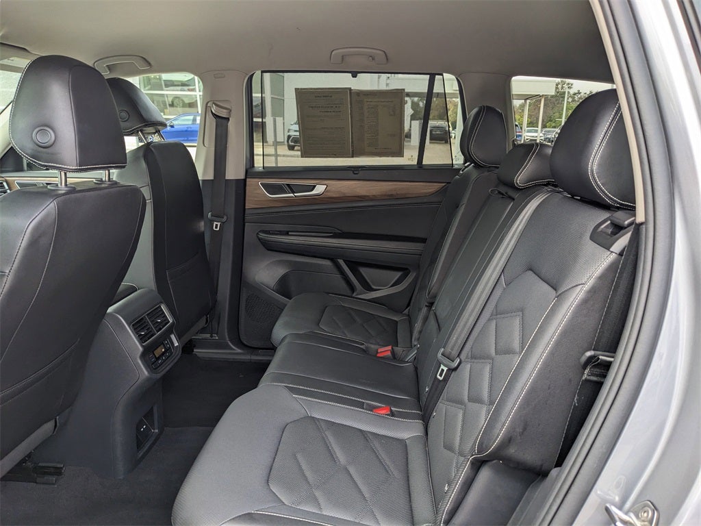 2025 Volkswagen Atlas 2.0T SE w/Technology