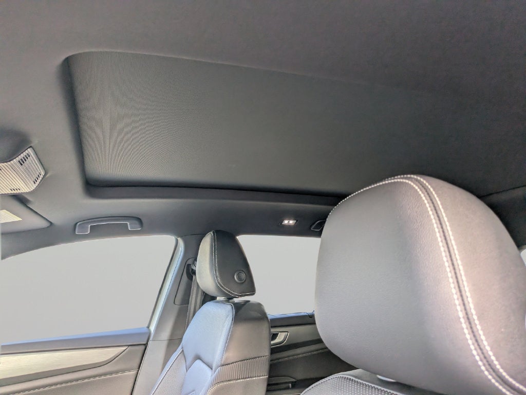 2026 Volkswagen Atlas Cross Sport SE w/Technology