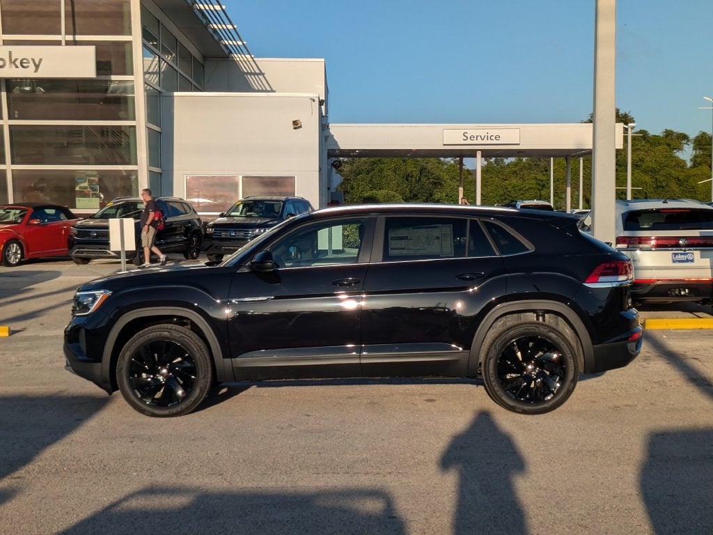 2026 Volkswagen Atlas Cross Sport SE w/Technology
