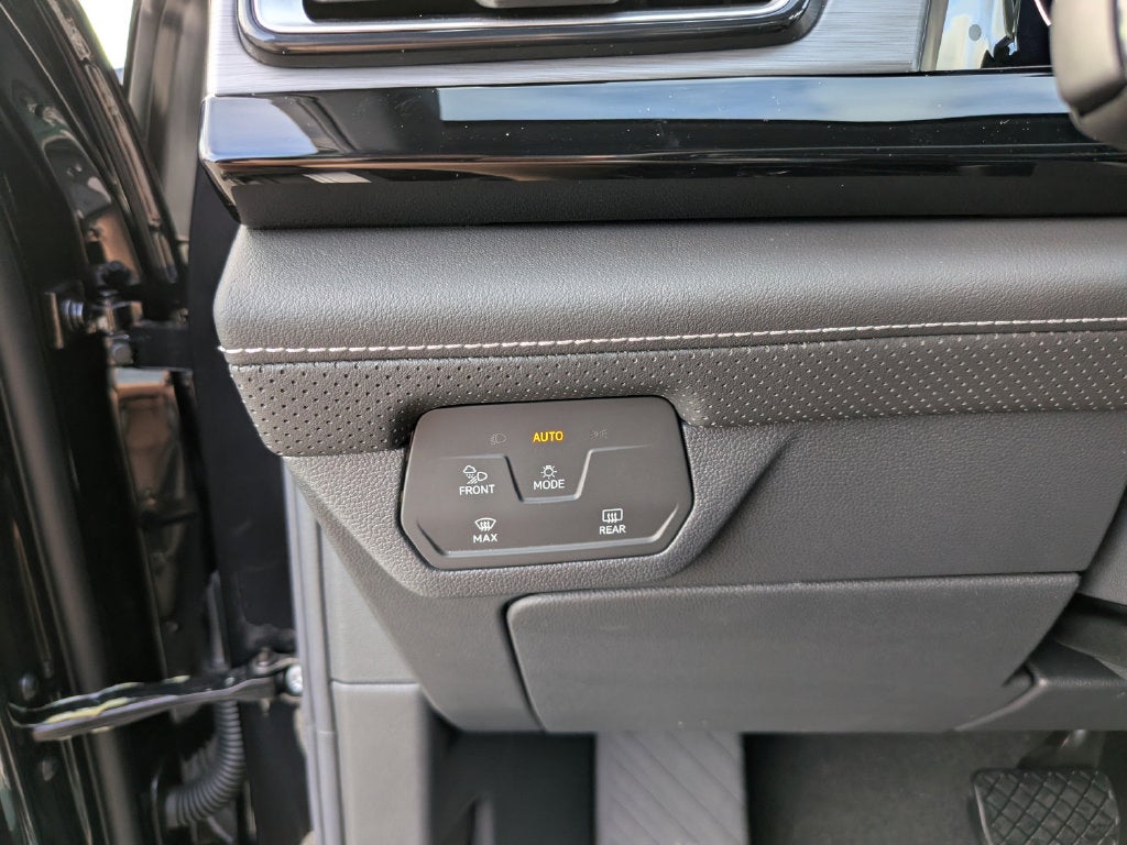 2026 Volkswagen Atlas Cross Sport SE w/Technology