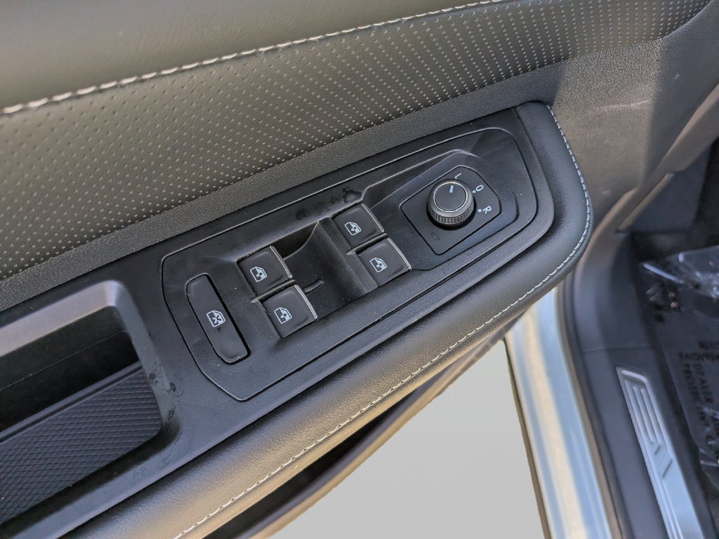 2026 Volkswagen Atlas Cross Sport SE w/Technology