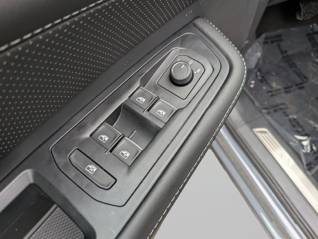 2026 Volkswagen Atlas Cross Sport SE w/Technology