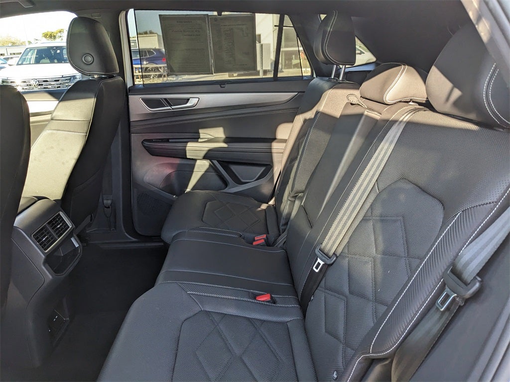 2025 Volkswagen Atlas Cross Sport 2.0T SE w/Technology