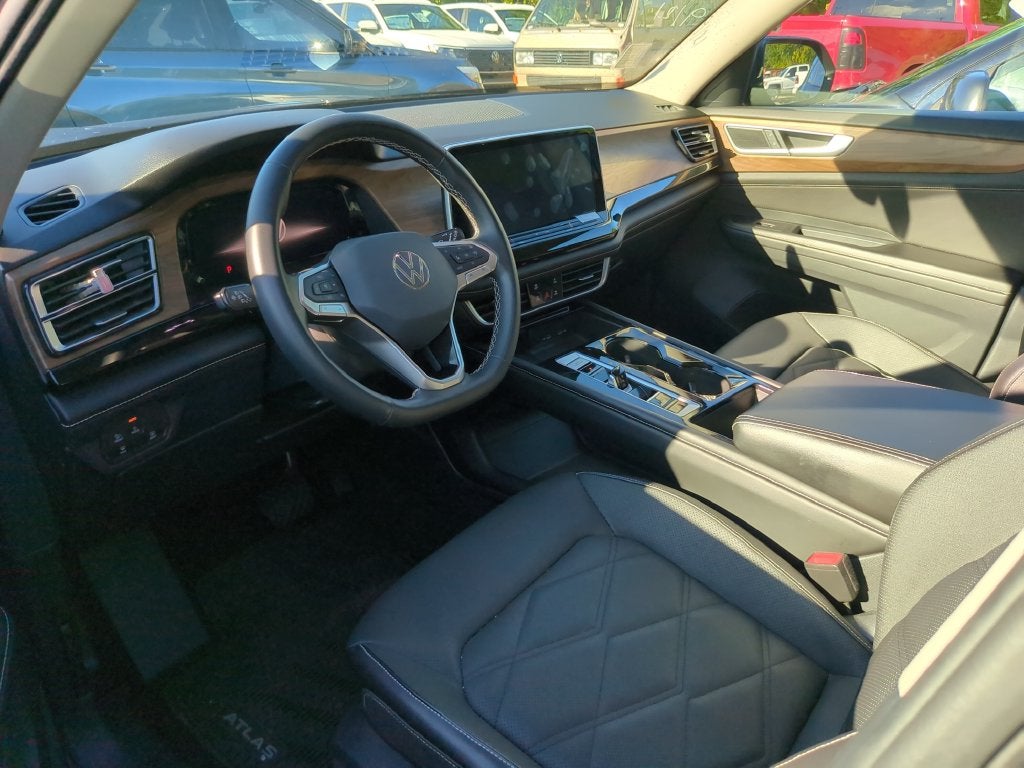 2024 Volkswagen Atlas 2.0T SE w/Technology