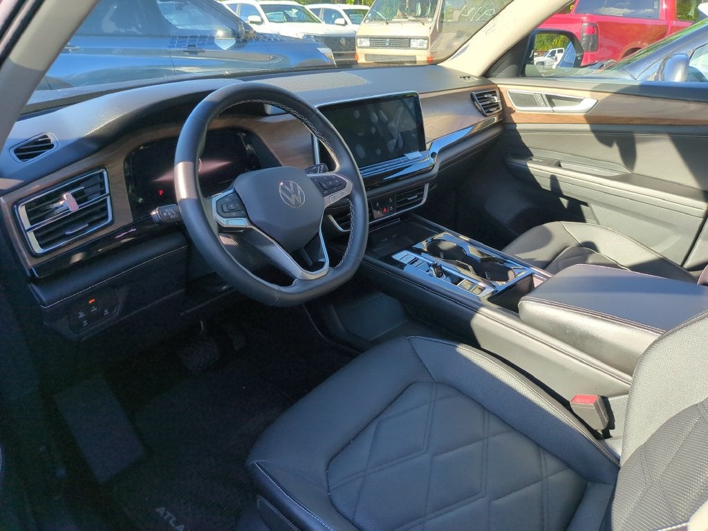 2024 Volkswagen Atlas 2.0T SE w/Technology
