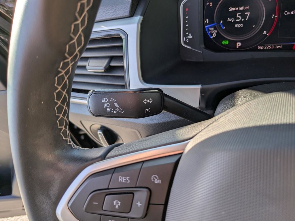 2022 Volkswagen Atlas 3.6L V6 SE w/Technology