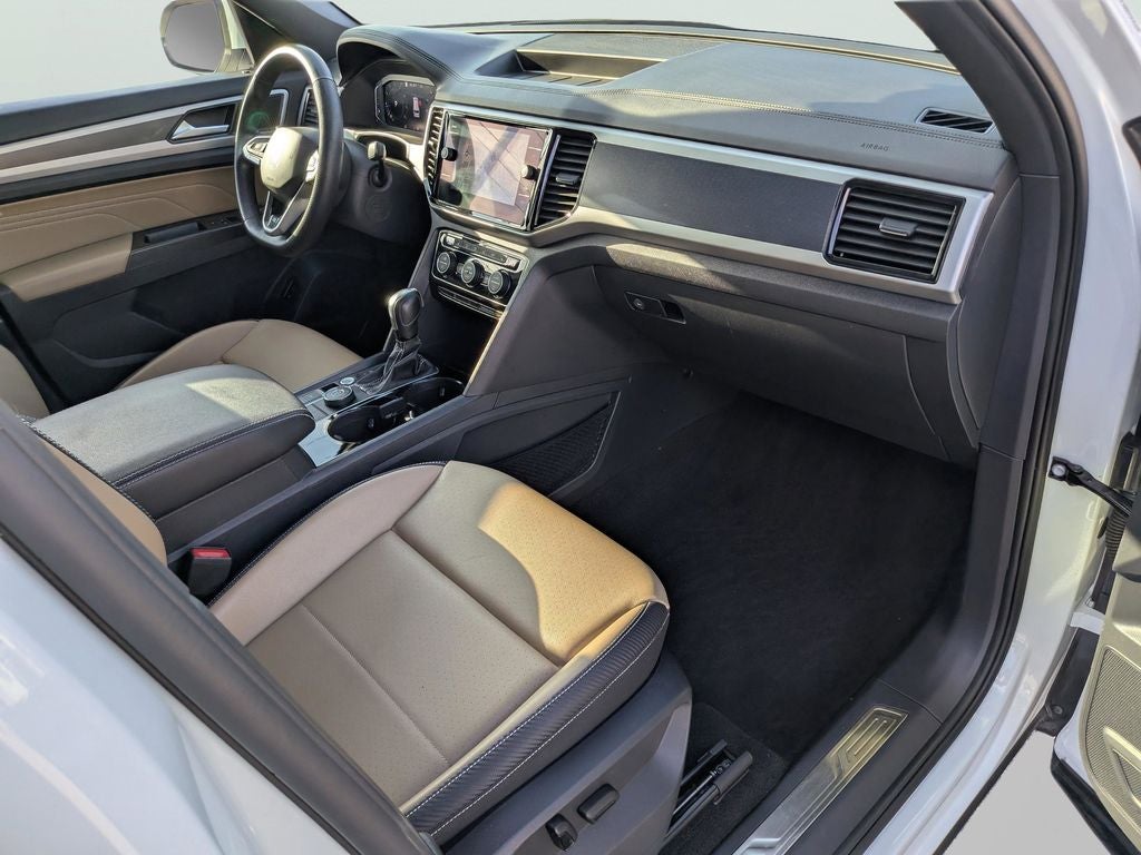 2022 Volkswagen Atlas Cross Sport 2.0T SEL R-Line