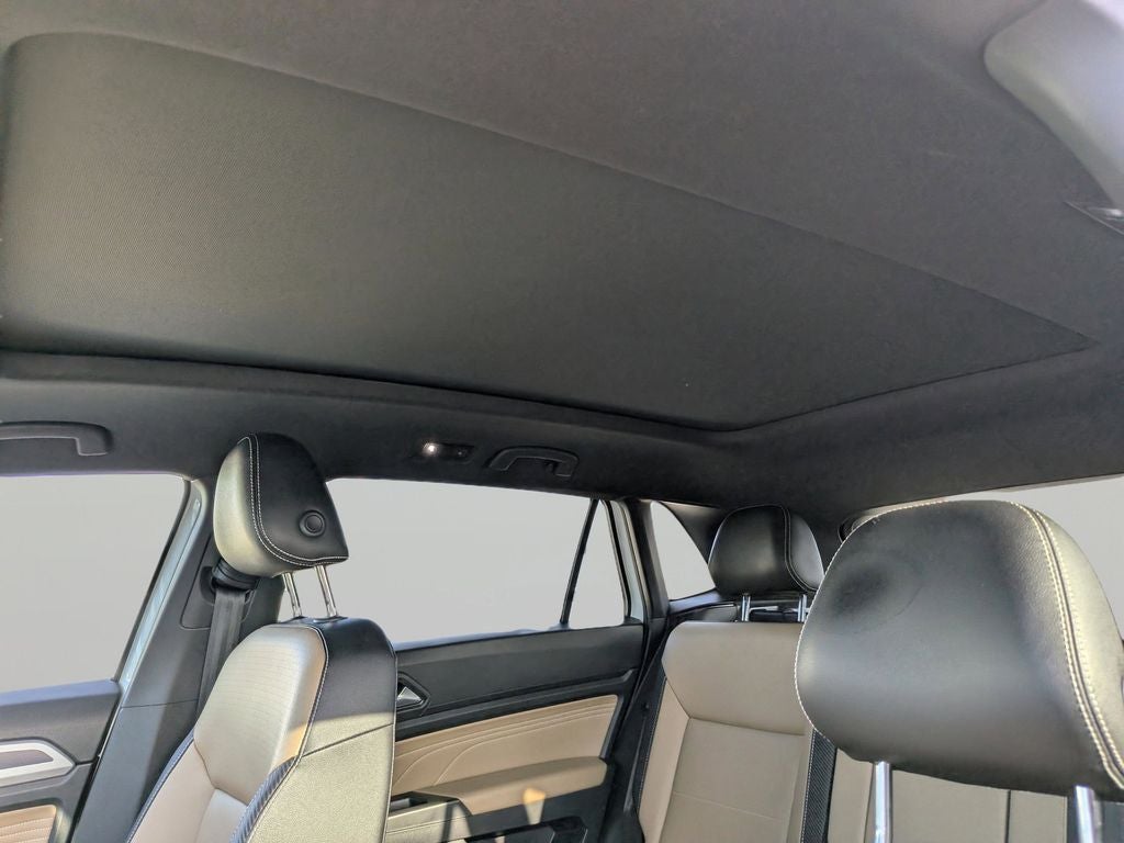 2022 Volkswagen Atlas Cross Sport 2.0T SEL R-Line