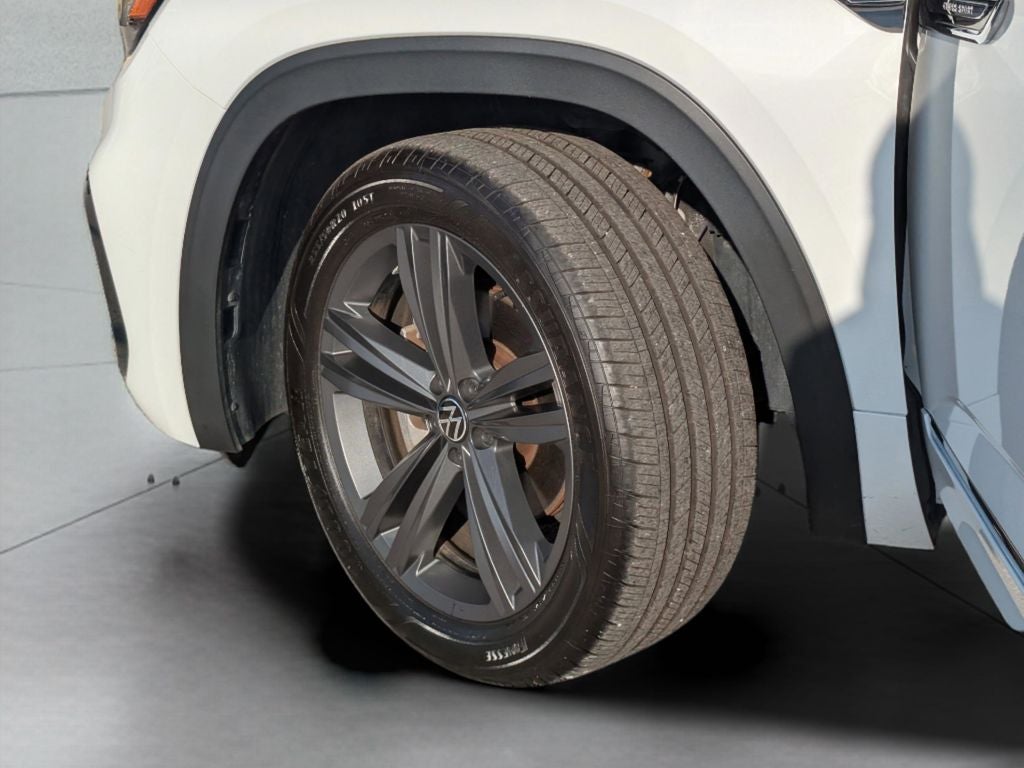 2022 Volkswagen Atlas Cross Sport 2.0T SEL R-Line