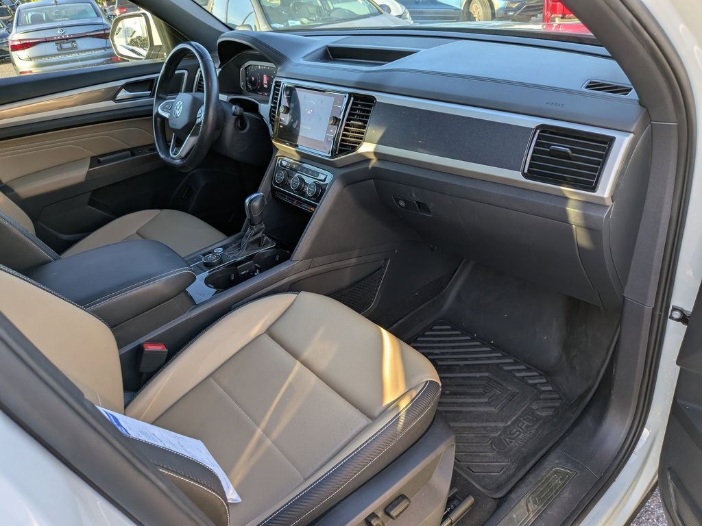 2022 Volkswagen Atlas Cross Sport 2.0T SEL R-Line