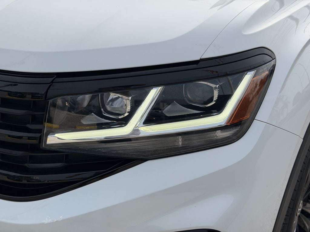 2023 Volkswagen Atlas Cross Sport 3.6L V6 SEL R-Line