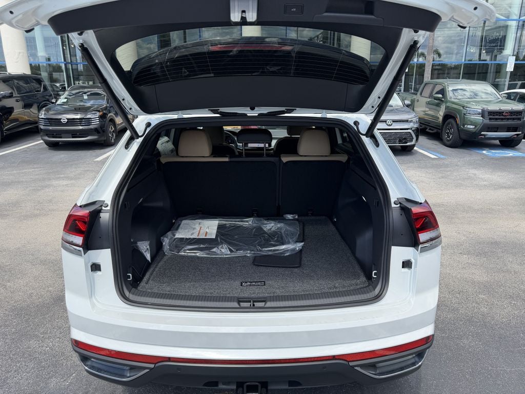 2026 Volkswagen Atlas Cross Sport 2.0T SE w/Technology