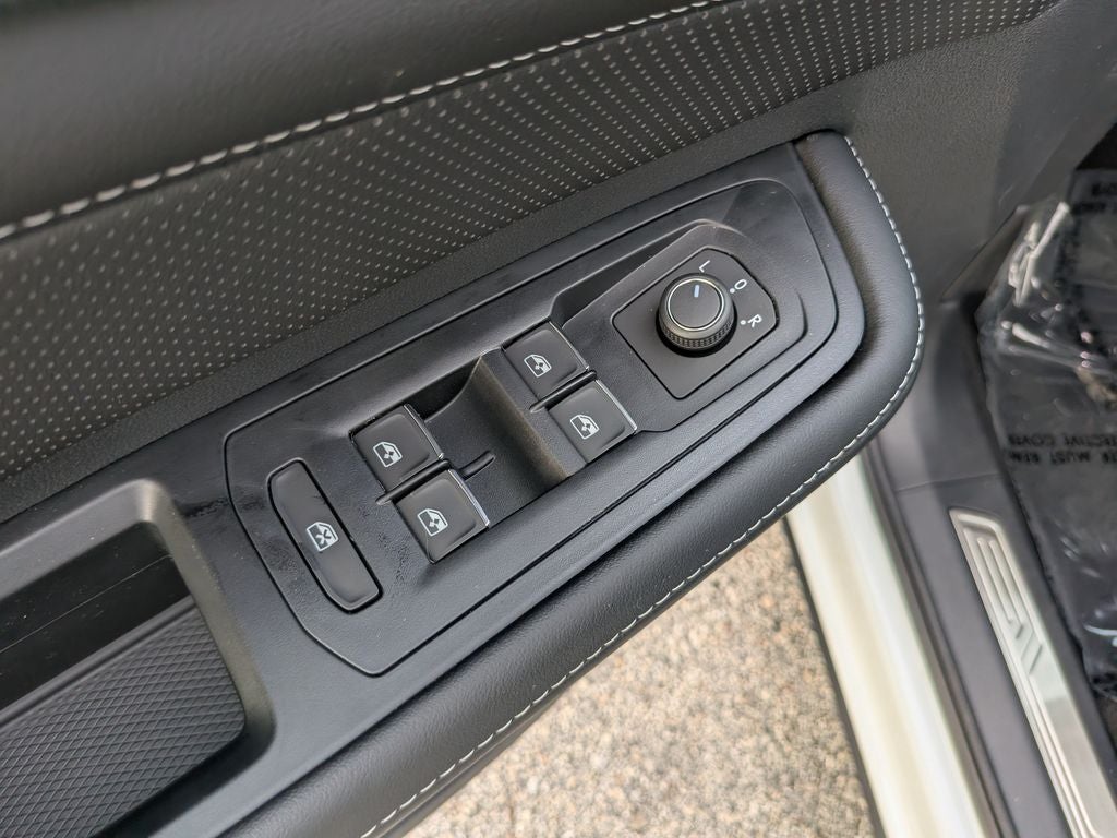 2026 Volkswagen Atlas Cross Sport SE w/Technology