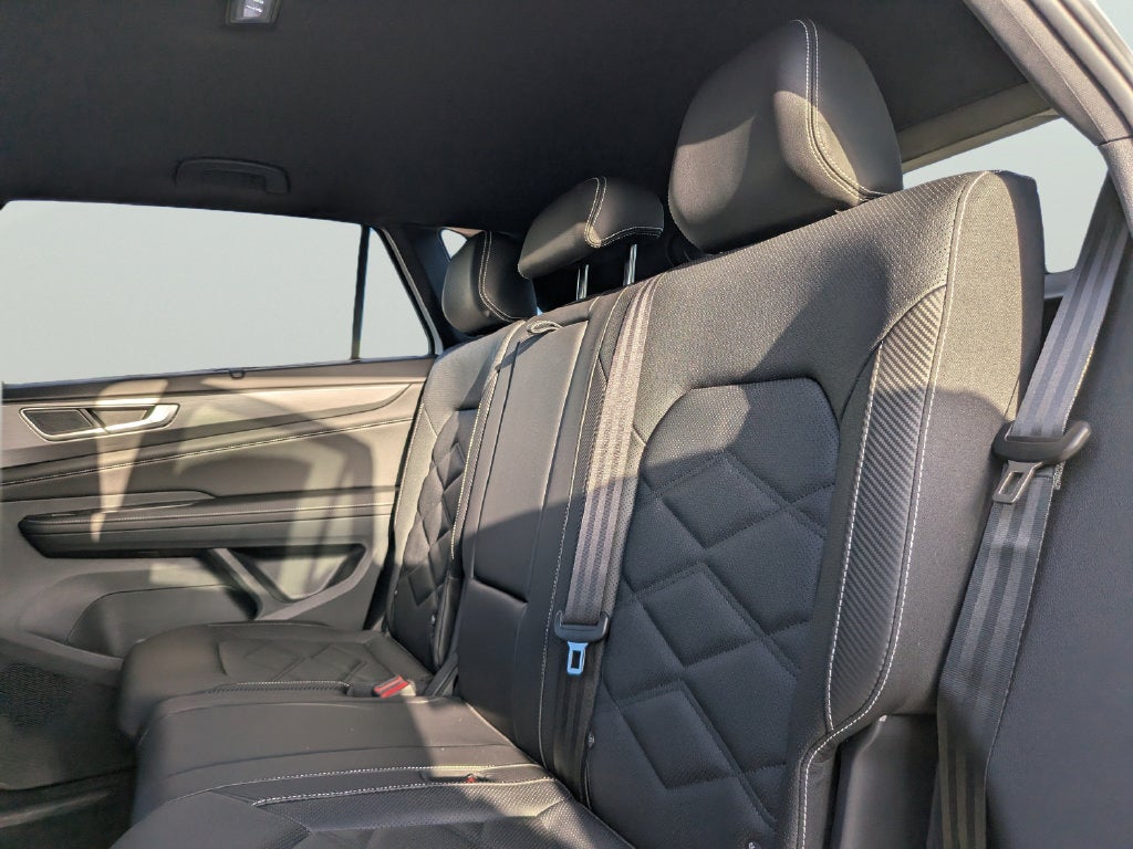 2026 Volkswagen Atlas Cross Sport SE w/Technology