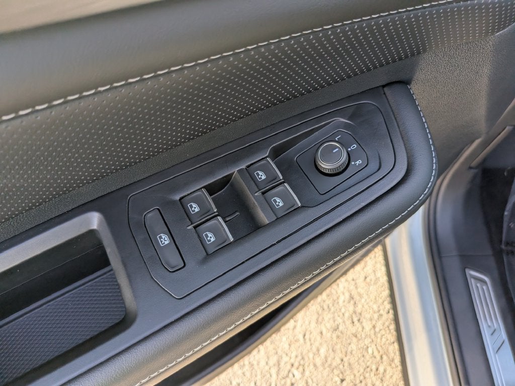 2026 Volkswagen Atlas Cross Sport SE w/Technology