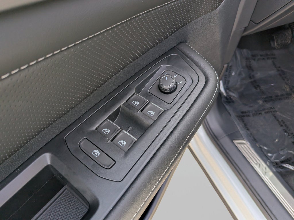 2026 Volkswagen Atlas Cross Sport SE w/Technology