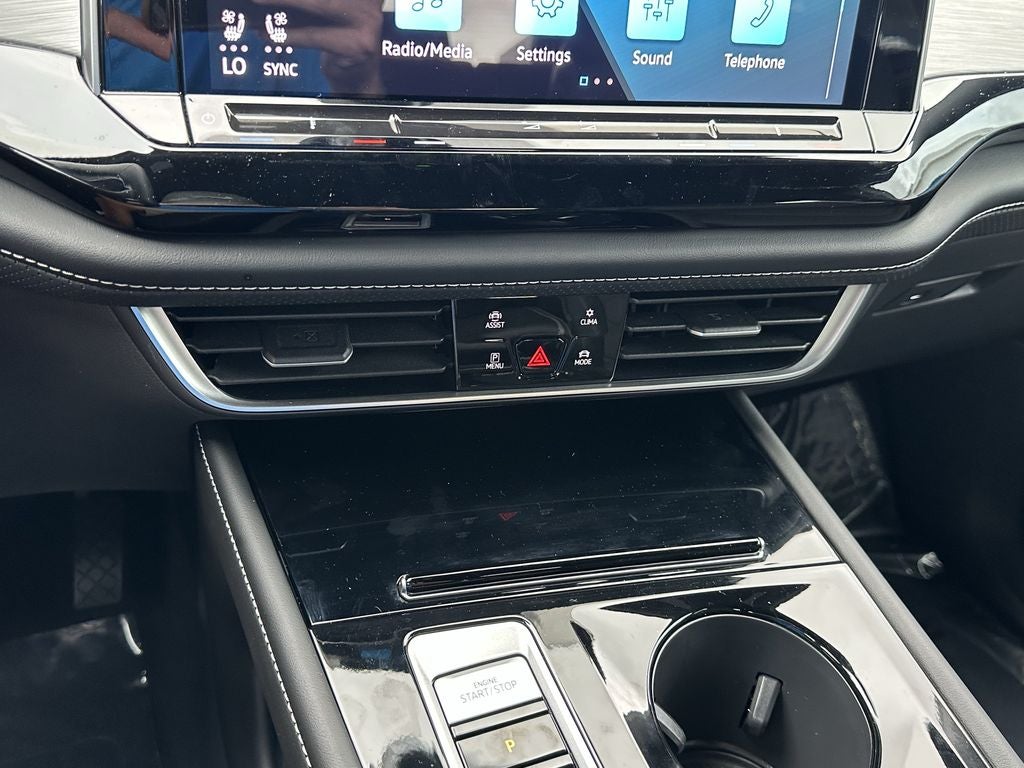 2024 Volkswagen Atlas Cross Sport 2.0T SE w/Technology