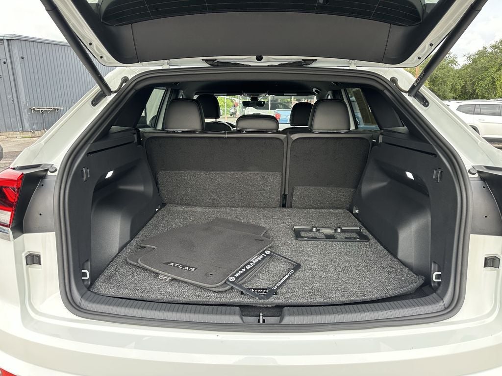2024 Volkswagen Atlas Cross Sport 2.0T SE w/Technology